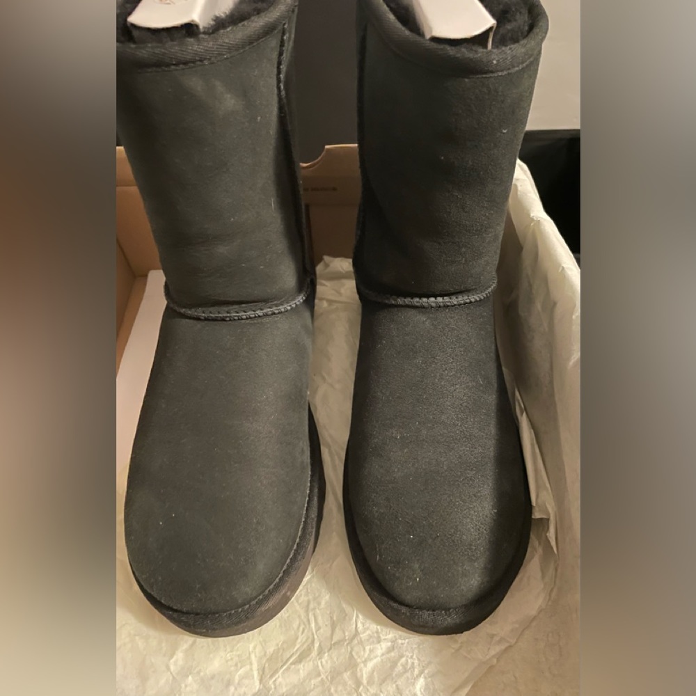 UGG Classic Short II